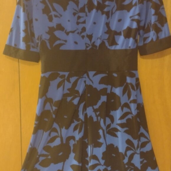 Royal Blue- Floral Knee-length Dress - Picture 6 of 9